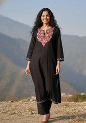 Ainee | Black Woollen Kashmiri Phiran with Floral Aari Embroidery