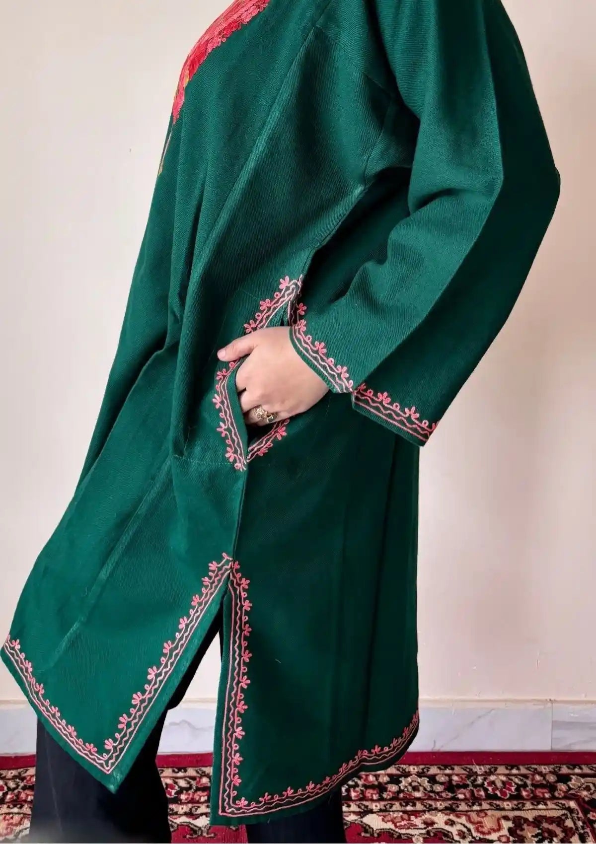 Dilnaz | Green Woollen Kashmiri Phiran with Floral Aari Embroidery