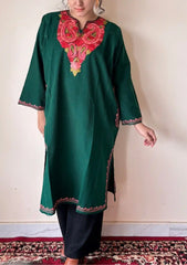Dilnaz | Green Woollen Kashmiri Phiran with Floral Aari Embroidery