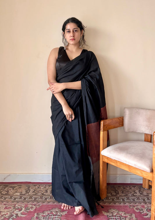 Tamira Black Pure Handloom Cotton Saree with Silver and Copper Tissue Pallu - Qatha 