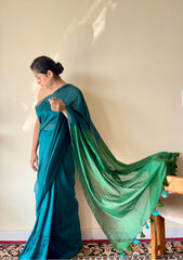Mrinalini Peacock Blue and Green Soft Cotton Mulmul Saree with Tassels - Qatha 