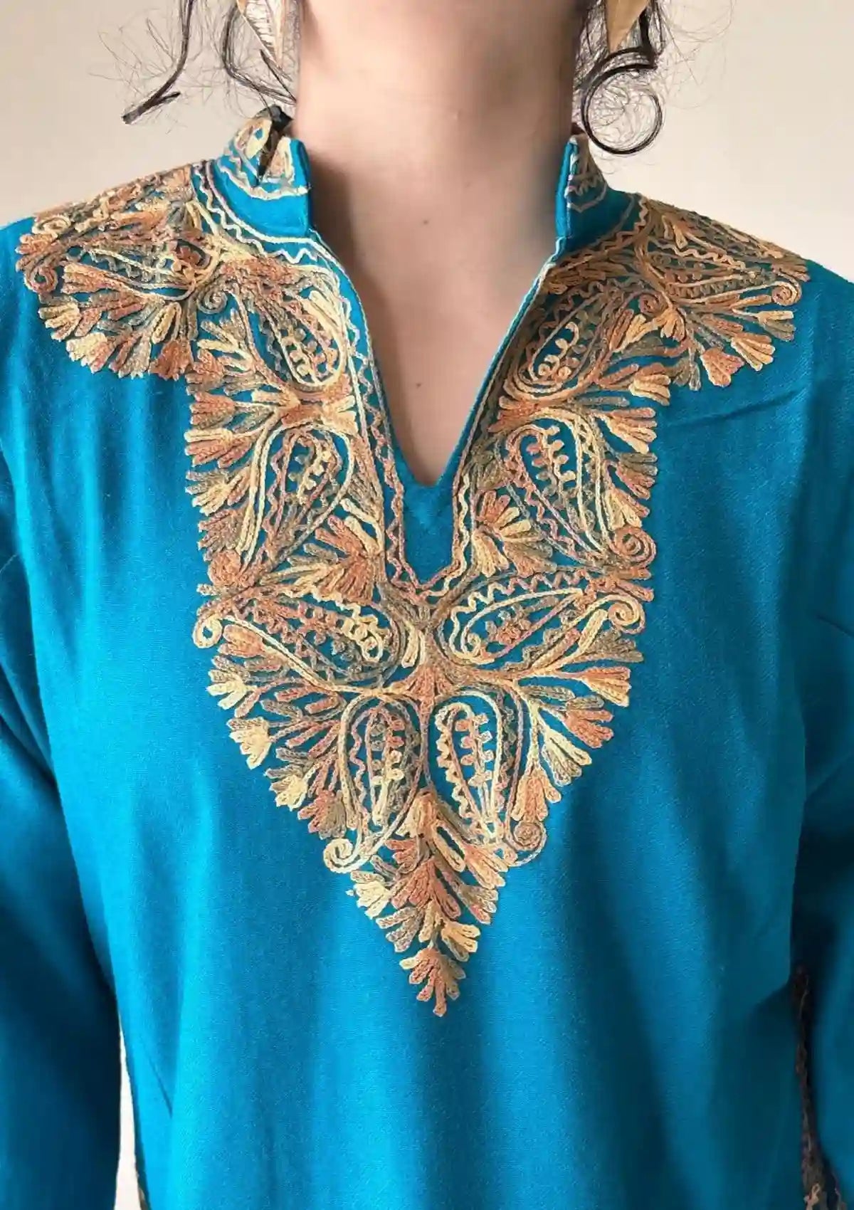 Rooni | Teal Blue Woollen Kashmiri Phiran with Floral Aari Embroidery