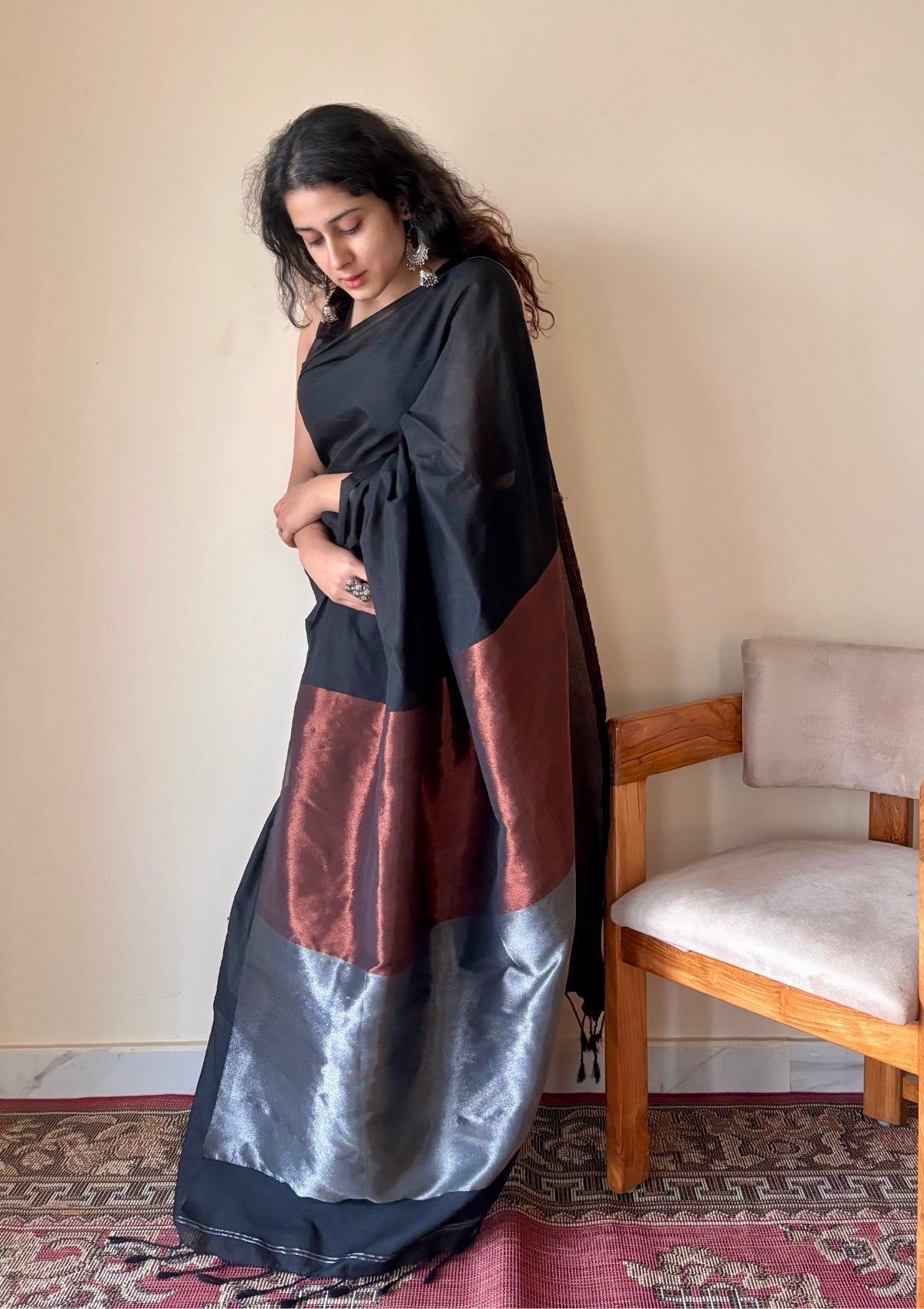 Tamira Black Pure Handloom Cotton Saree with Silver and Copper Tissue Pallu - Qatha 