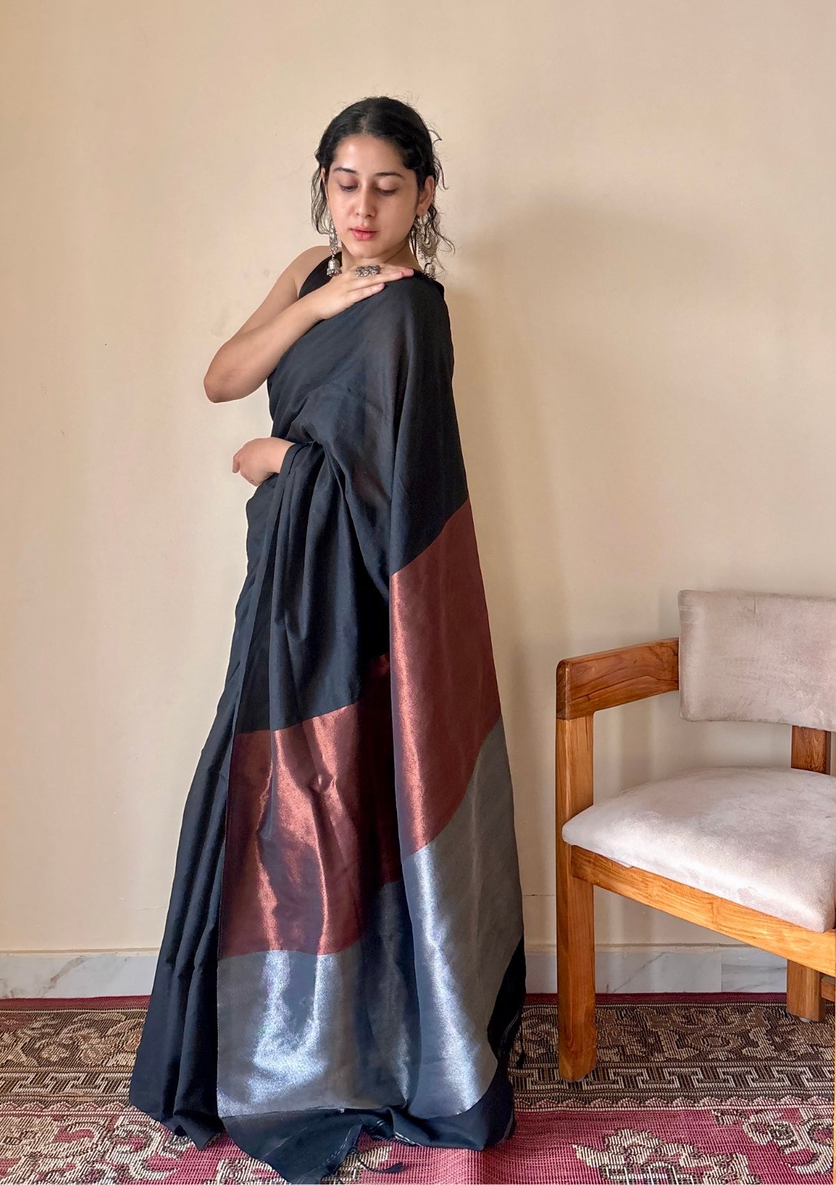 Tamira Black Pure Handloom Cotton Saree with Silver and Copper Tissue Pallu - Qatha 