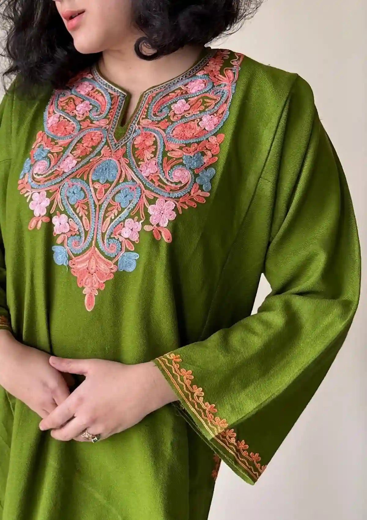 Gulrukh | Mehendi Green Woollen Kashmiri Phiran with Floral Aari Embroidery